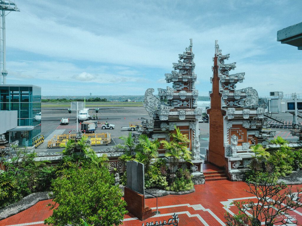 발리 응우라이 공항